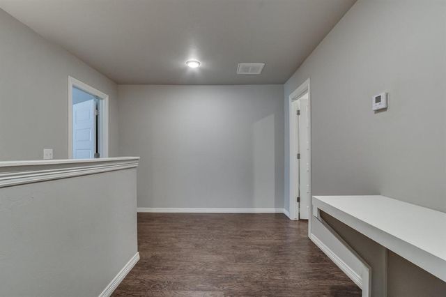 2208 Camino Del Plaza Lane, Edmond, OK 73013