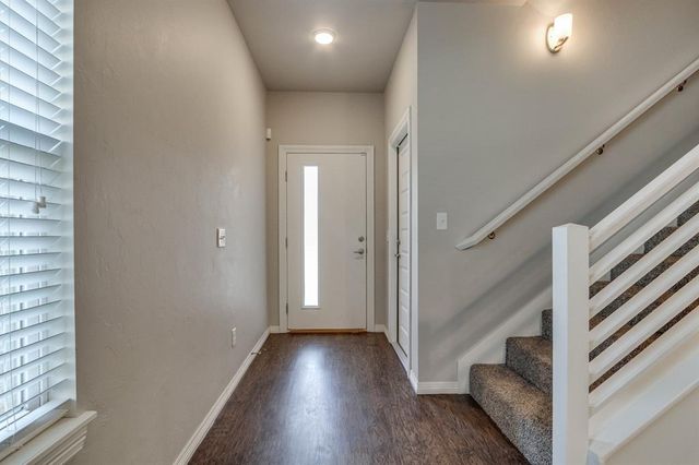 2208 Camino Del Plaza Lane, Edmond, OK 73013