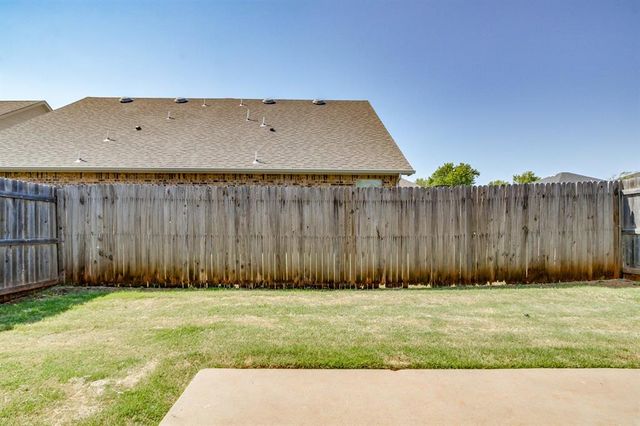 2208 Camino Del Plaza Lane, Edmond, OK 73013