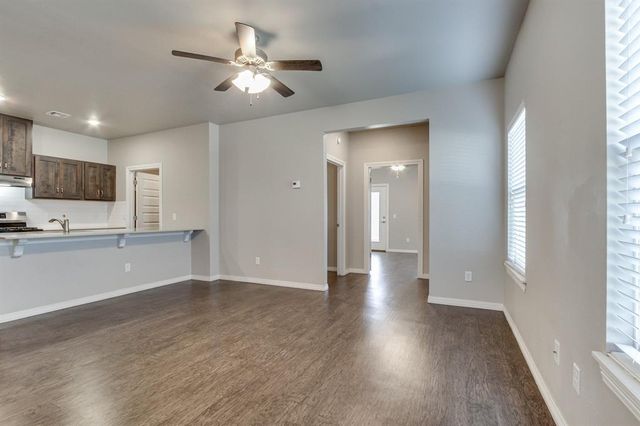2208 Camino Del Plaza Lane, Edmond, OK 73013