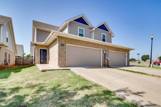 2208 Camino Del Plaza Lane, Edmond, OK 73013