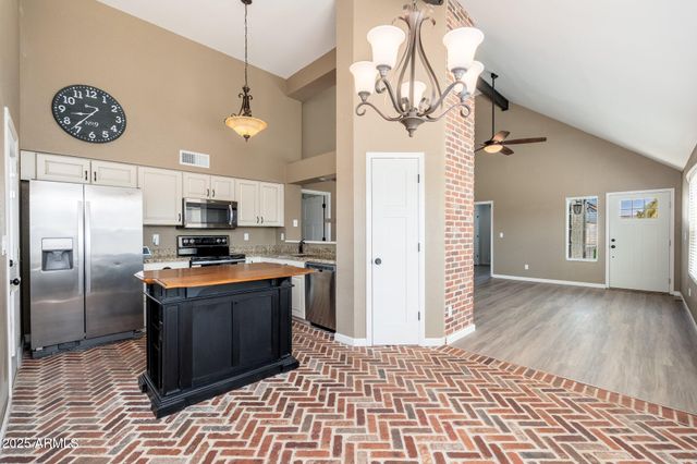 20818 N 21ST Drive, Phoenix, AZ 85027