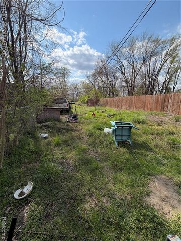 17387 Greeley Street, Highland Park, MI 48203