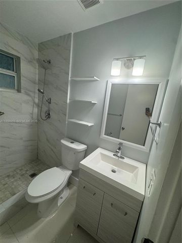 1020 N 74th Ter, Hollywood, FL 33024