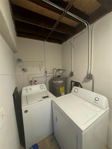 1020 N 74th Ter, Hollywood, FL 33024