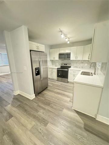 1020 N 74th Ter, Hollywood, FL 33024