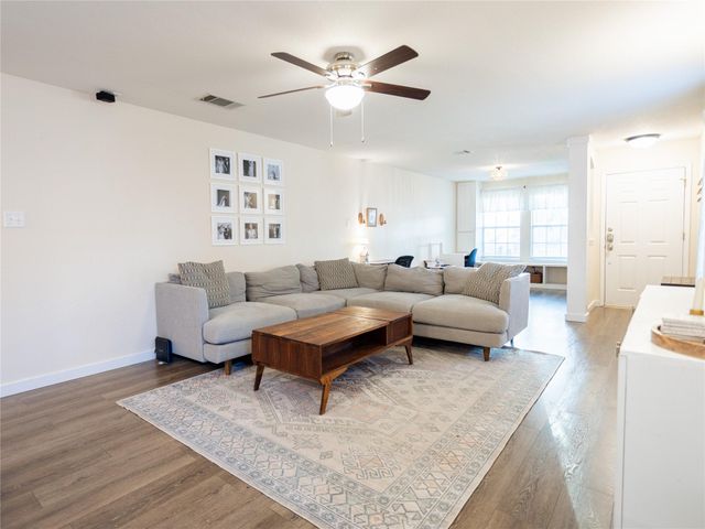 604 S Pauley DR, Hutto, TX 78634