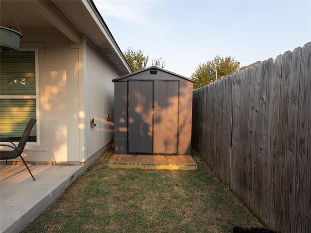 604 S Pauley DR, Hutto, TX 78634