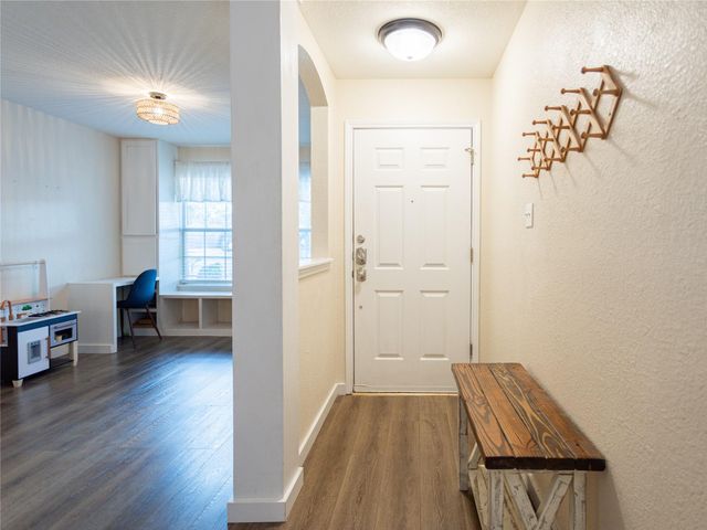 604 S Pauley DR, Hutto, TX 78634