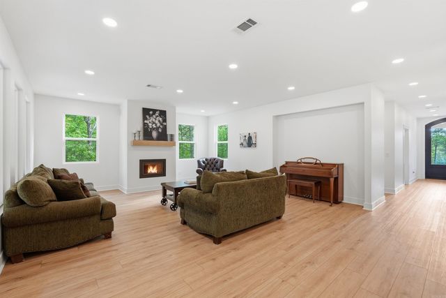 20301 Dwight Little Road, Roland, AR 72135
