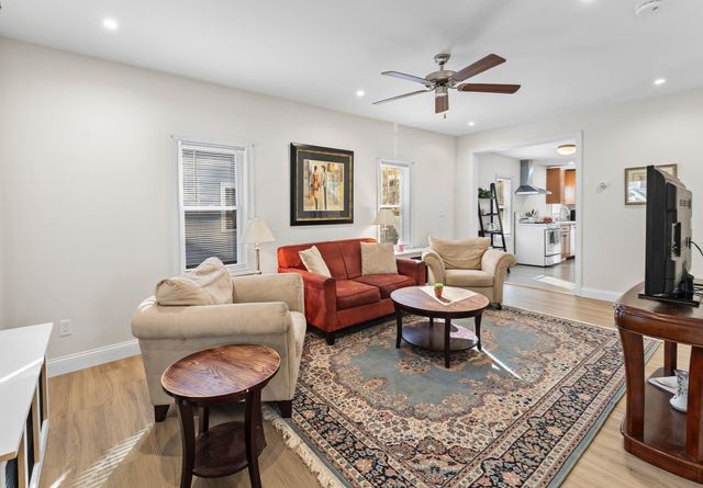 1011 Webster St, Needham, MA 02492