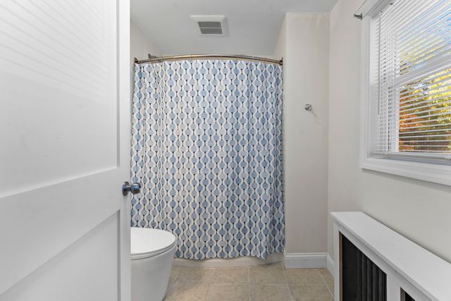 1011 Webster St, Needham, MA 02492
