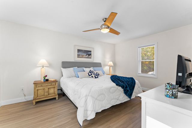 1011 Webster St, Needham, MA 02492