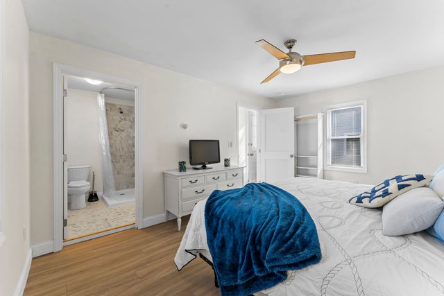 1011 Webster St, Needham, MA 02492