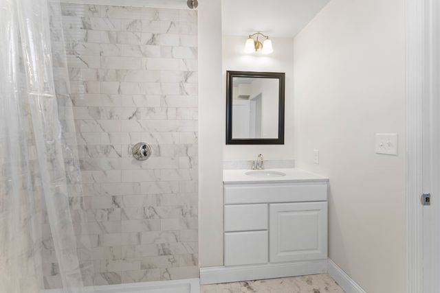 1011 Webster St, Needham, MA 02492
