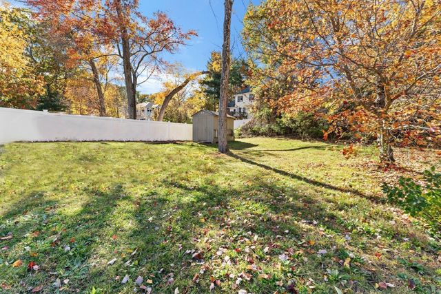 1011 Webster St, Needham, MA 02492
