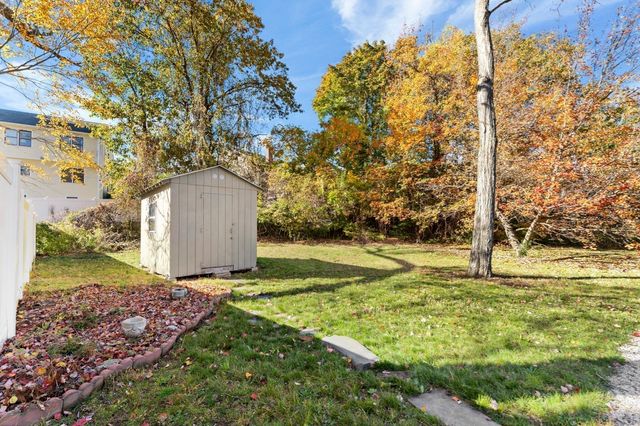 1011 Webster St, Needham, MA 02492