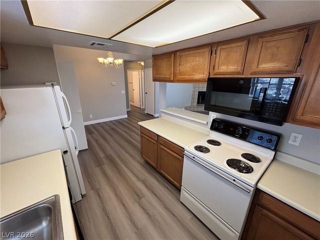 5880 Medallion Drive 203, Las Vegas, NV 89122