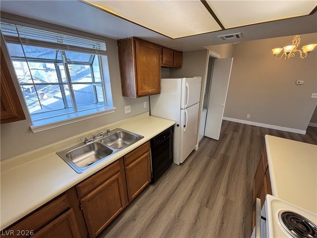 5880 Medallion Drive 203, Las Vegas, NV 89122