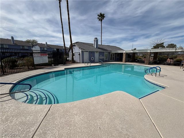 5880 Medallion Drive 203, Las Vegas, NV 89122