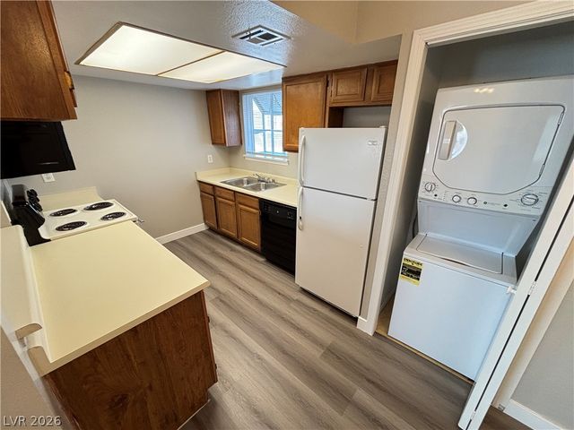 5880 Medallion Drive 203, Las Vegas, NV 89122