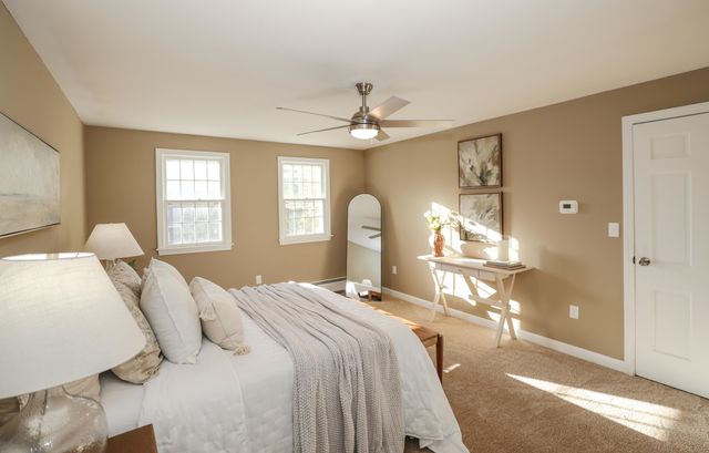10 Chaucer Road, Nashua, NH 03062
