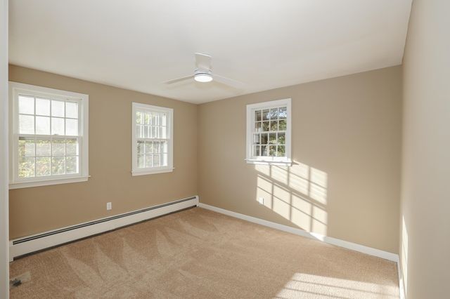 10 Chaucer Road, Nashua, NH 03062