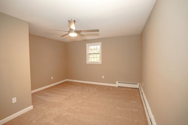 10 Chaucer Road, Nashua, NH 03062