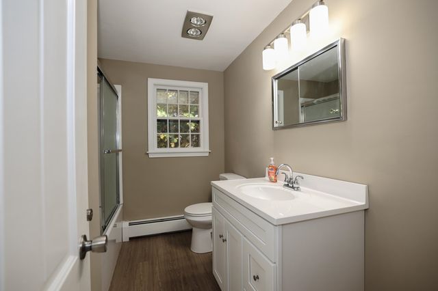 10 Chaucer Road, Nashua, NH 03062