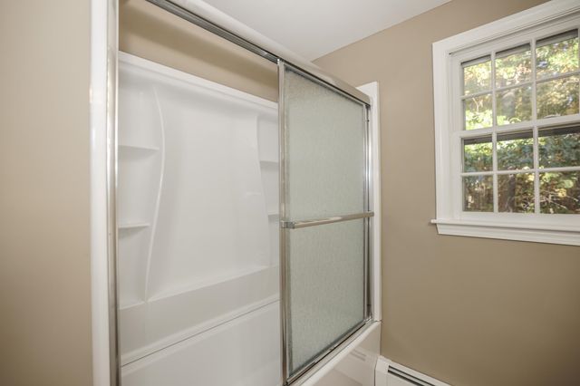 10 Chaucer Road, Nashua, NH 03062