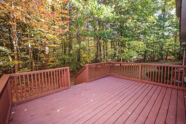 10 Chaucer Road, Nashua, NH 03062