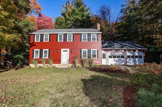 10 Chaucer Road, Nashua, NH 03062
