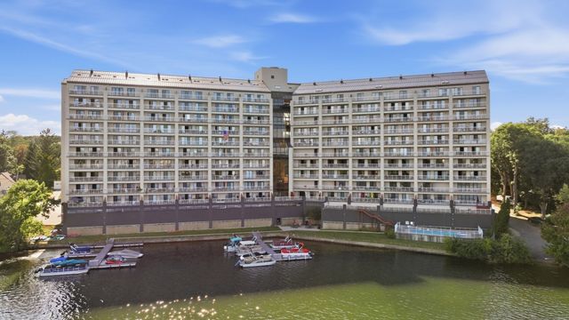 65 Lake Ave 824, Worcester, MA 01604