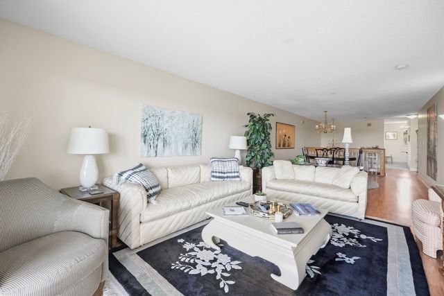 65 Lake Ave 824, Worcester, MA 01604