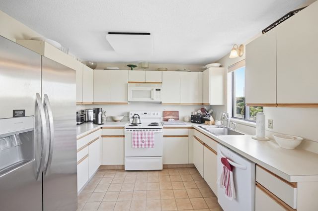 65 Lake Ave 824, Worcester, MA 01604