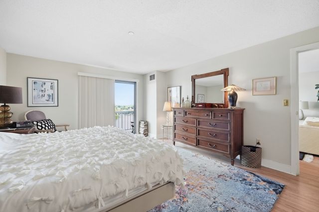 65 Lake Ave 824, Worcester, MA 01604