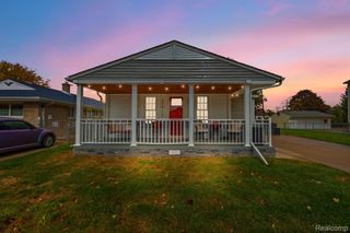 22913 Lake Drive, St. Clair Shores, MI 48082