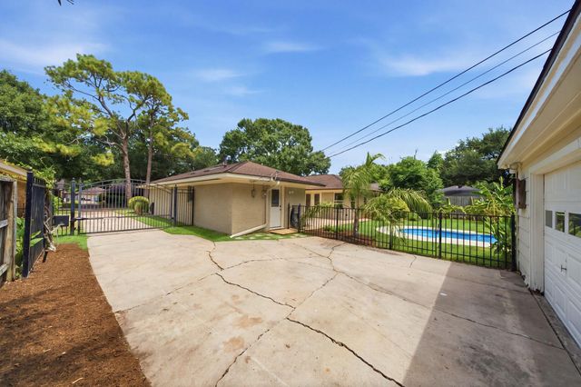 4505 Stillbrooke Drive, Houston, TX 77035