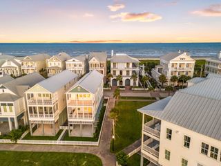 2602 E Seaside Drive, Galveston, TX 77550