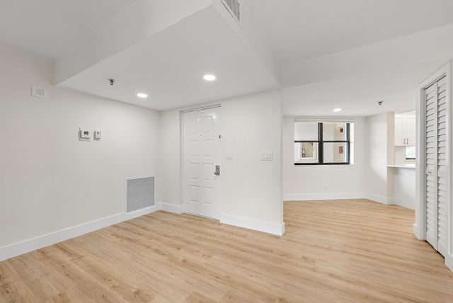 19800 Sandpointe Bay Drive 406, Tequesta, FL 33469