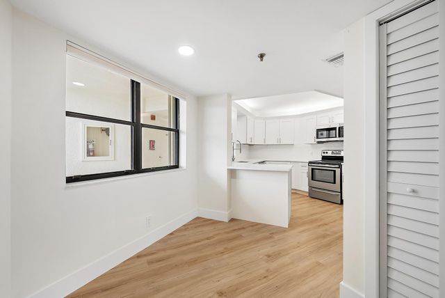 19800 Sandpointe Bay Drive 406, Tequesta, FL 33469