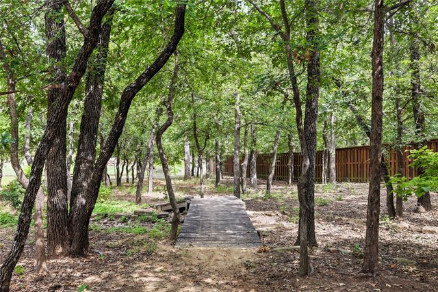2930 Peninsula Drive, Grapevine, TX 76051