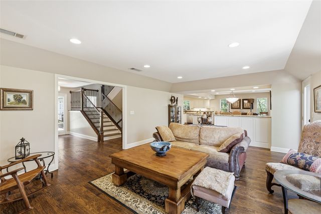 2930 Peninsula Drive, Grapevine, TX 76051