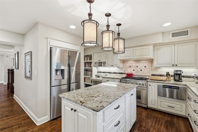 2930 Peninsula Drive, Grapevine, TX 76051