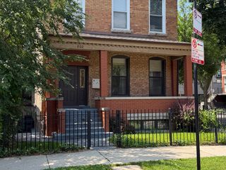 800 S Claremont Avenue Garden, Chicago, IL 60612