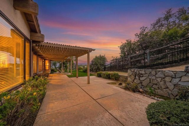 17157 Woodson View Lane, Ramona, CA 92065