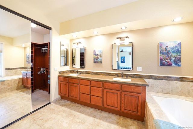 17157 Woodson View Lane, Ramona, CA 92065