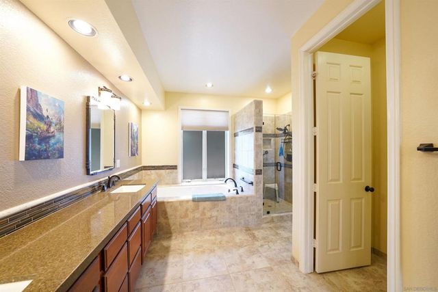 17157 Woodson View Lane, Ramona, CA 92065