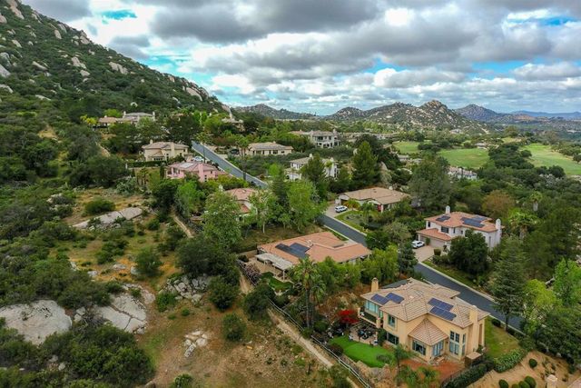 17157 Woodson View Lane, Ramona, CA 92065