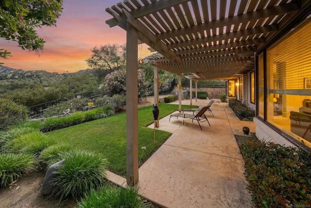 17157 Woodson View Lane, Ramona, CA 92065